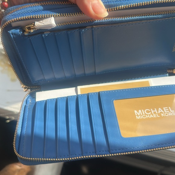 NWT Michael Kors Wallet - Picture 7 of 7